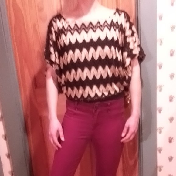 UK 2 LA Lace Fancy Elegant Over Cover Crop Top Black Gold Metalic Size Large - Picture 2 of 4